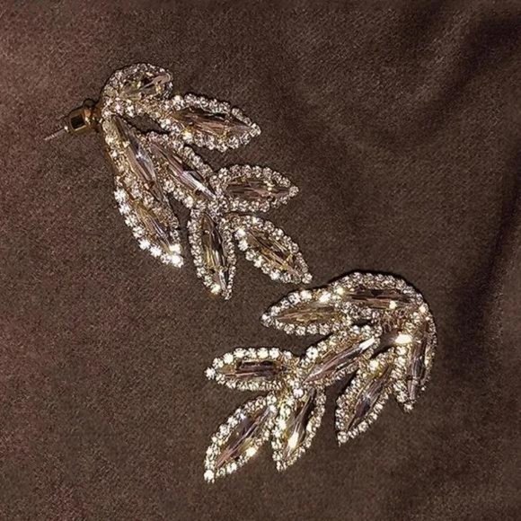 18K WHITE GOLD LEAF EARRING, NICE EARRINGS, CUTE EARRINGS - Picture 3 of 5